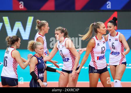 ZADAR, KROATIEN - AUGUST 19: Kroatische Volleyballspieler feiern einen Punkt beim CEV EuroVolley 2021 Pool C Match zwischen Kroatien und der Schweiz in der Kresimir Cosic Hall im Visnjik Sports Center am 19. August 2021 in Zadar, Kroatien. Foto: Luka Stanzl/PIXSELL Stockfoto