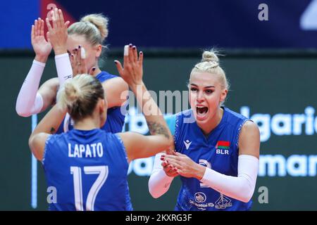 ZADAR, KROATIEN - AUGUST 23: Nadzeya Stoliar aus Belarus feiert einen Punkt während des CEV EuroVolley 2021 Pool C-Spiels zwischen der Schweiz und Belarus in der Kresimir Cosic Hall im Visnjik Sports Center am 23. August 2021 in Zadar, Kroatien. Foto: Luka Stanzl/PIXSELL Stockfoto