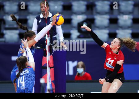 ZADAR, KROATIEN - AUGUST 24: Maja Storck aus der Schweiz in Aktion während des CEV EuroVolley 2021 Pool C Spiels zwischen der Schweiz und der Slowakei in der Kresimir Cosic Hall im Visnjik Sports Center am 24. August 2021 in Zadar, Kroatien. Foto: Luka Stanzl/PIXSELL Stockfoto