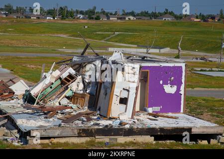 Tornado - Joplin, Mo. , 23. Mai 2012 die Überreste eines Hauses ein Jahr nachdem ein tödlicher EF-5 Tornado die Stadt Joplin am 22. Mai 2011 traf. Der Tornado tötete 161 Einwohner von Joplin, zerstörte 25%%%%%%%%%%%%%%% Der Stadt und hat 2 Dollar generiert. 2 Milliarden an Sachschäden. Die FEMA unterstützt die Wiederaufbaumaßnahmen von Städten und Gemeinden wie Joplin, die nach einer Katastrophe wieder aufgebaut werden sollen. Missouri: Schwere Stürme, Tornados Und Überschwemmungen. Fotos zu Katastrophen- und Notfallmanagementprogrammen, Aktivitäten und Beamten Stockfoto