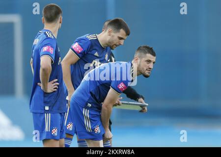 11.09.2021., Stadion Maksimir, Zagreb - Hrvatski Telekom Prva Liga, 8. kolo, GNK Dinamo - HNK Sibenik. Arijan Ademi, Rasmus Steensbaek Lauritsen, Komnen Andric. Foto: Slavko Midzor/PIXSELL Stockfoto