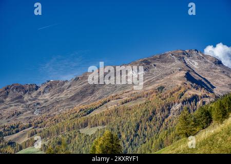 Mölltal, Kärnten, Oberkärnten, Jahreszeit, Herbst, Lärchen, braun, Tal, Berg, Sagritz, Apriach, Scheune, Heustadel, Schupfe, Mitteldorf, Bergbauernhof Stockfoto