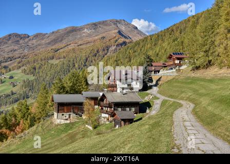 Mölltal, Kärnten, Oberkärnten, Jahreszeit, Herbst, Lärchen, braun, Tal, Berg, Sagritz, Apriach, Scheune, Heustadel, Schupfe, Mitteldorf, Bergbauernhof Stockfoto