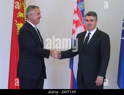 Der Präsident der Republik Kroatien Zoran Milanovic traf am 16. September 2021 in Zagreb (Kroatien) mit dem Präsidenten Montenegros, Milo Djukanovic, zusammen. Foto: Zeljko Lukunic/PIXSELL Stockfoto