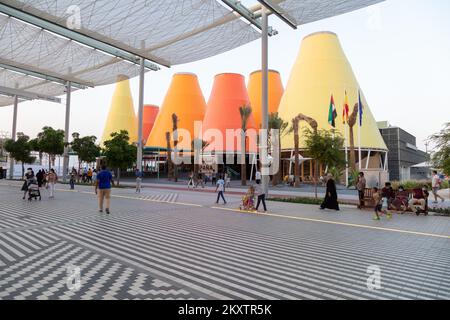 Das Foto wurde am 24. Oktober 2021 aufgenommen und zeigt den Spanien-Pavillon der Expo 2020 Dubai in Dubai, den Vereinigten Arabischen Emiraten. Nach einer einjährigen Verzögerung aufgrund der COVID-19-Pandemie öffnete die viel erwartete Expo 2020 Dubai am 1. Oktober ihre Türen für Besucher. Foto: Marko Zirdum/PIXSELL Stockfoto