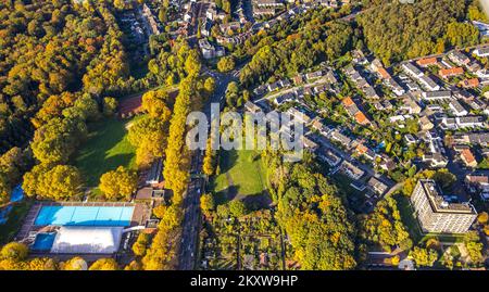 Luftblick, Swimmingpool (im Freien) Gladbeck, Stadion Gladbeck - Vestische Kampfbahn, Zuteilungsgartenverband KGV am Stadion e.V., Butendorf, Gladbeck, Ruh Stockfoto