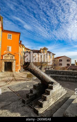 Blick auf die Stadt Labin in Istrien am 4. Dezember 2021. Labin ist eine Stadt im westlichen Teil Kroatiens, im Kreis Istrien. Foto: Srecko Niketic/PIXSELL Stockfoto
