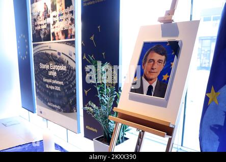 Ein Beileidsbuch für den verstorbenen Präsidenten des Europäischen Parlaments David Sassoli ist am 12. Januar 2022 im Europahaus in Zagreb, Kroatien, abgebildet. Foto: Patrik Macek/PIXSELL Stockfoto