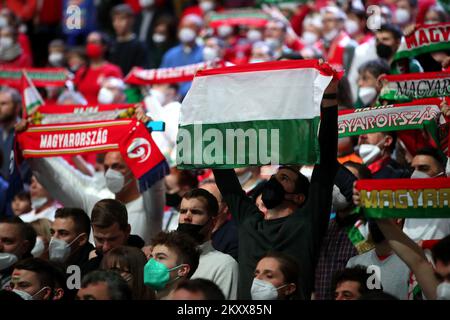 BUDAPEST, UNGARN - 18. JANUAR: Fans beim EHF-EURO-2022-Spiel der Herren zwischen Island und Ungarn in der MVM Dome Multifunctional Arena am 18. Januar 2022 in Budapest, Ungarn. Foto: Sanjin Strukic/PIXSELL Stockfoto