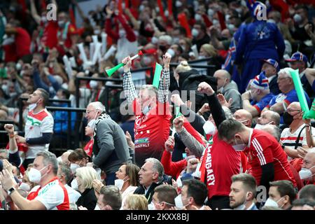 BUDAPEST, UNGARN - 18. JANUAR: Fans beim EHF-EURO-2022-Spiel der Herren zwischen Island und Ungarn in der MVM Dome Multifunctional Arena am 18. Januar 2022 in Budapest, Ungarn. Foto: Sanjin Strukic/PIXSELL Stockfoto