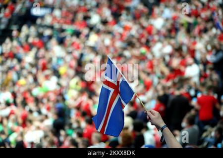 BUDAPEST, UNGARN - 18. JANUAR: Fans beim EHF-EURO-2022-Spiel der Herren zwischen Island und Ungarn in der MVM Dome Multifunctional Arena am 18. Januar 2022 in Budapest, Ungarn. Foto: Sanjin Strukic/PIXSELL Stockfoto