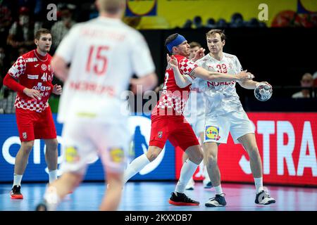 Mathias Gidsel von Dänemark in Aktion beim Euro 2022-Spiel der Herren-EHF-Hauptrunde 1 zwischen 1. Dänemark und Kroatien in der MVM Dome Multifunctional Arena am 22. Januar 2022 in Budapest, Ungarn. Foto: Sanjin Strukic/PIXSELL Stockfoto