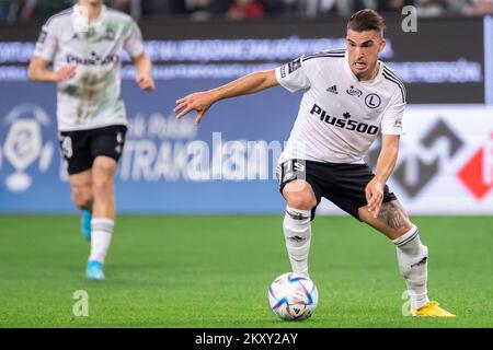 Carlos Daniel Lopez Huesca „Carlitos“ von Legia während des Spiels der polnischen PKO Ekstraklasa League zwischen Legia Warszawa und Warta Poznan im Marschall Jozef Pilsudski Legia Warschau Municipal Stadium. Endstand: Legia Warszawa 1:0 Warta Poznan. Stockfoto