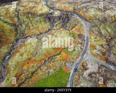 Fahrt durch das Hochland Islands, Drohnenschuss Stockfoto