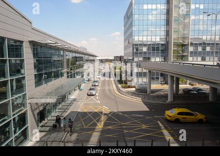 Prag, tschechische Republik - August 04, 2015: Flughafen von Prag. Internationaler Flughafen von Prag ist großer Flughafen der Tschechischen Republik Stockfoto