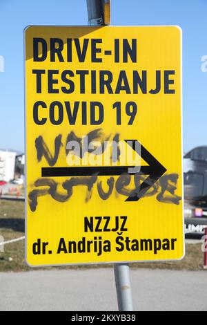 Der größte Drive-in-Teststandort für Coronavirus-Krankheit (COVID-19) auf der Zagreb-Messe wurde aufgrund der geringeren Zahl positiver Menschen in Zagreb (Kroatien) am 02 geschlossen. März 2022. Foto: Zeljko Hladika/PIXSELL Stockfoto