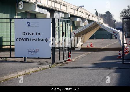 Der größte Drive-in-Teststandort für Coronavirus-Krankheit (COVID-19) auf der Zagreb-Messe wurde aufgrund der geringeren Zahl positiver Menschen in Zagreb (Kroatien) am 02 geschlossen. März 2022. Foto: Zeljko Hladika/PIXSELL Stockfoto