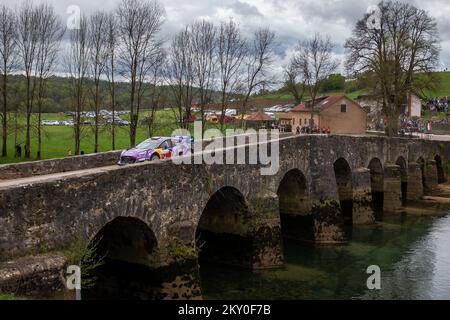 ZAGREB, KROATIEN - APRIL 23: Craig Breen von Irland und Paul Nagle von Irland treten am 22. April 2022 in Zagreb, Kroatien, an Tag 3 der FIA-Weltmeisterschaft Kroatien mit ihrem M-Sport Ford WRT Ford Puma Rally1 gegeneinander an. Foto: Igor Kraljl/PIXSELL Stockfoto