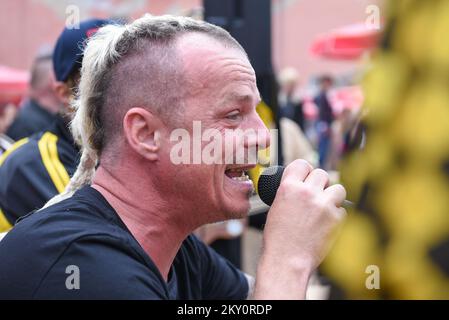 Die beliebteste Band von Bisnia und Herzegowina, Dubioza Koletiv, tritt am May7. 2022 während ihres Pop-up-Konzerts auf dem Dolac Market in Zagreb, Kroatien, auf. Foto: Bruno Fantulin/PIXSELL Stockfoto