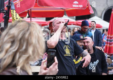 Die beliebteste Band von Bisnia und Herzegowina, Dubioza Koletiv, tritt am May7. 2022 während ihres Pop-up-Konzerts auf dem Dolac Market in Zagreb, Kroatien, auf. Foto: Bruno Fantulin/PIXSELL Stockfoto