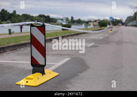 Soldaten der kroatischen Streitkräfte bereiten sich anlässlich des Tages der kroatischen Streitkräfte am 29. Mai 2022 in Zagreb, Kroatien, auf eine öffentliche Show am Jarun-See vor. Foto: Tomislav Miletic/PIXSELL Stockfoto