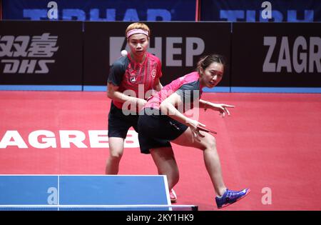 Mima ITO und Hina HAYATA aus Japan in Aktion während der Qualifikation des WTT-Bewerbers Zagreb 2022 in Dom Sportova, Zagreb, Kroatien, am 15. Juni 2022. Foto: Sanjin Strukic/PIXSELL Stockfoto