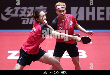 Mima ITO und Hina HAYATA aus Japan in Aktion während der Qualifikation des WTT-Bewerbers Zagreb 2022 in Dom Sportova, Zagreb, Kroatien, am 15. Juni 2022. Foto: Sanjin Strukic/PIXSELL Stockfoto