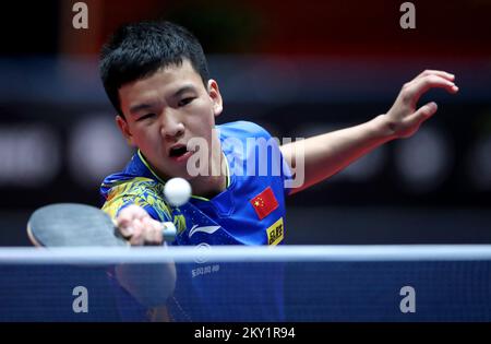 Peng Xiang aus China tritt beim WTT Contender Zagreb 2022 Men's Singles Finale gegen Yun-Ju Lin aus Taiwan in der Dom Sportova Hall am 19. Juni 2022 in Zagreb, Kroatien, an. Foto: Sanjin Strukic/PIXSELL Stockfoto