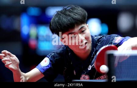 Yun-Ju Lin aus Taiwan tritt beim WTT Contender Zagreb 2022 Men's Singles Finale gegen Peng Xiang aus China am 19. Juni 2022 in der Dom Sportova Hall in Zagreb, Kroatien, an. Foto: Sanjin Strukic/PIXSELL Stockfoto