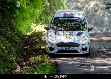 Mark Skulj und Uros Ocvirk aus Slowenien bei der Ford Fiesta Rally4 am letzten Tag des internationalen Wettbewerbs Zagreb Open INA Delta Rally, der vom Zagreb Auto Club 'Delta' in Okic, Kroatien, am 26. Juni 2022 organisiert wurde. Foto: Igor Kralj/PIXSELL Stockfoto