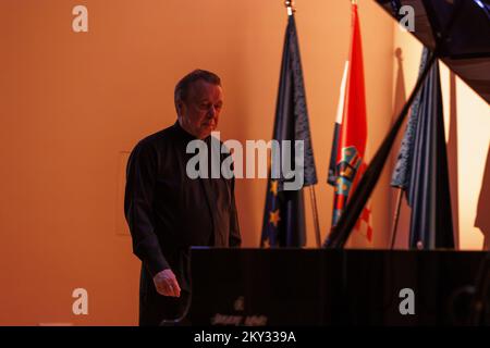 Der russische Pianist und Dirigent Mikhail Pletnev gab am 16. August 2022 ein Konzert zur Eröffnung des Piano Loop Festivals 9. in Split, Kroatien. Foto: Miroslav Lelas/PIXSELL Stockfoto