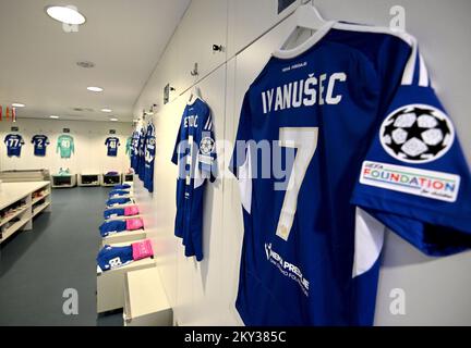 Gesamtansicht der Garderobe von GNK Dinamo vor dem UEFA Champions League Play-Off Second Leg Spiel zwischen Dinamo Zagreb und Bodo/Glimt im Maksimir Stadium am 24. August 2022 in Zagreb, Kroatien. Foto: Marko Lukunic/PIXSELL Stockfoto