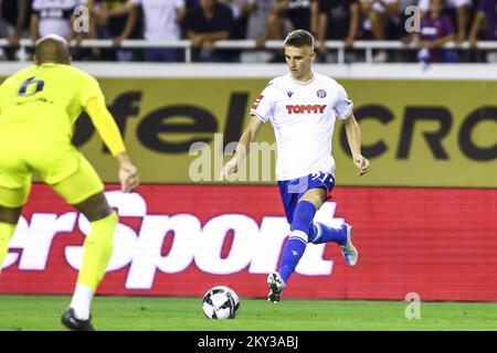 Stipe Biuk von der Hjduk in Aktion während des Play-Off Second Leg-Spiels der UEFA Europa Conference League zwischen der Hjduk Split und dem FC Villarreal am 25. August 2022 im Poljud-Stadion in Split, Kroatien. Foto: Miroslav Lelas/PIXSELL Stockfoto