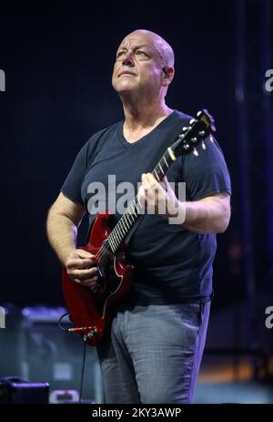 Black Francis of Pixies tritt während eines Konzerts in Zagreb, Kroatien, am 27. August 2022 auf. Foto: Zeljko Hladika/PIXSELL Stockfoto