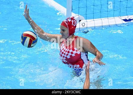 SPLIT, KROATIEN - 30. AUGUST: Torhüter von Kroatien Andrea Maric in Aktion während der len Europameisterschaft Split 2022 Womans's Water Polo Spiel zwischen Kroatien und Rumänien in der Spaladium Arena am 30. August 2022 in Split, Kroatien. Foto: Marko Lukunic/PIXSELL Stockfoto