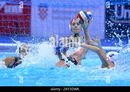 SPLIT, KROATIEN - 01. SEPTEMBER: Nina ten Broek aus den Niederlanden während des len-Wasserpolo-Europameisterschaftskampfs zwischen Rumänien und den Niederlanden in der Spaladium Arena am 01. September 2022 in Split, Kroatien Foto: Marko Lukunic/PIXSELL Stockfoto