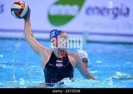 SPLIT, KROATIEN - 01. SEPTEMBER: Nina ten Broek aus den Niederlanden während des len-Wasserpolo-Europameisterschaftskampfs zwischen Rumänien und den Niederlanden in der Spaladium Arena am 01. September 2022 in Split, Kroatien Foto: Marko Lukunic/PIXSELL Stockfoto