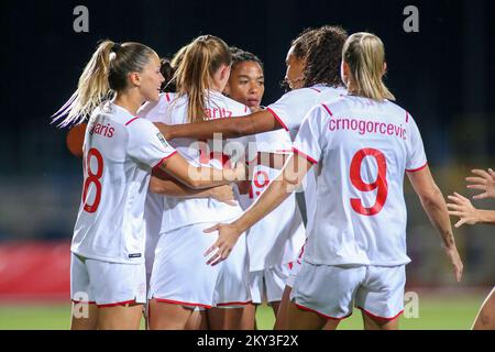 KARLOVAC, SEPTEMBER 02: Ramona Bachmann aus der Schweiz feiert nach einem Treffer beim Qualifikationsspiel zur FIFA Women's World Cup 2023 zwischen Kroatien und der Schweiz im Branko Cavlovic-Cavlek Stadion am 2. September 2022 in Karlovac, Kroatien. Foto: Matija Habljak/PIXSEL Stockfoto