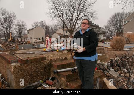 Nach Hurrikan Sandy Stücke aufsammeln. Hurrikan Sandy Aus New Jersey. Fotos zu Katastrophen- und Notfallmanagementprogrammen, Aktivitäten und Beamten Stockfoto