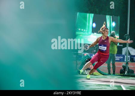 ZAGREB, KROATIEN - 11. SEPTEMBER: Sandra Perkovic von Kroatien tritt am 11. September 2022 in Zagreb, Kroatien, im Frauendiskuswurf während der World Athletics Continental Tour Gold 2022 - 72. Boris Hanzekovic Memorial im Mladost-Stadion an. Foto: Igor Kralj/Pixsell Stockfoto