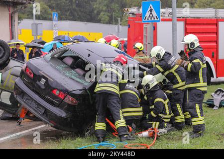 County Exercises of Civil Protection Forces 'Samobor 2022' in Samobor, Kroatien, am 17. September 17, 2022 Foto: Tomislav Miletic/PIXSELL Stockfoto