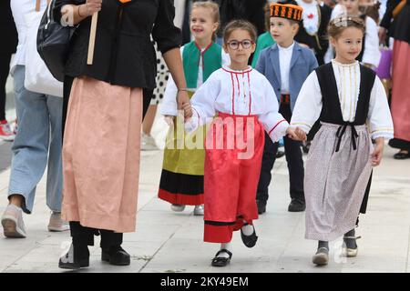 Internationales Folklore-Kinderfestival am 24. September 2022 in Sibenik, Kroatien. Foto: Hrvoje Jelavic/PIXSELL Stockfoto