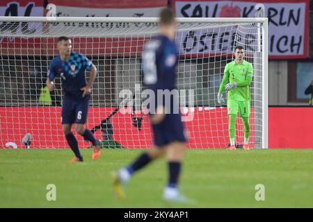 WIEN, ÖSTERREICH - 25. SEPTEMBER: Torwart Dominik Livakovic aus Kroatien während der UEFA Nations League Ein Gruppe-1-Spiel zwischen Österreich und Kroatien am 25. September 2022 im Ernst Happel Stadion in Wien, Österreich. Foto: Igor Soban/PIXSELL Stockfoto