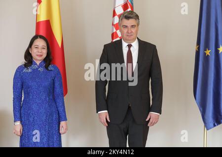 Der kroatische Präsident Zoran Milanovic empfing am 10. Oktober 2022 den Vizepräsidenten der Sozialistischen Republik Vietnam VoThi Anh Xuan im Büro des Präsidenten in Zagreb, Kroatien. Foto: Robert Anic/PIXSELL Stockfoto