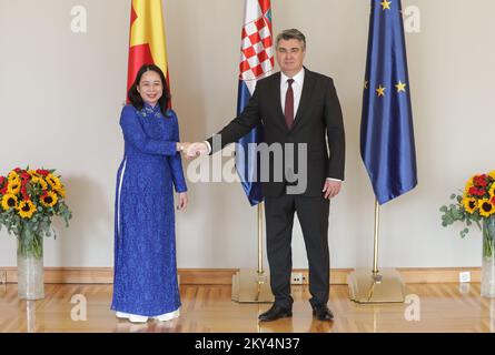 Der kroatische Präsident Zoran Milanovic empfing am 10. Oktober 2022 den Vizepräsidenten der Sozialistischen Republik Vietnam VoThi Anh Xuan im Büro des Präsidenten in Zagreb, Kroatien. Foto: Robert Anic/PIXSELL Stockfoto