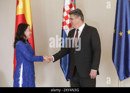 Der kroatische Präsident Zoran Milanovic empfing am 10. Oktober 2022 den Vizepräsidenten der Sozialistischen Republik Vietnam VoThi Anh Xuan im Büro des Präsidenten in Zagreb, Kroatien. Foto: Robert Anic/PIXSELL Stockfoto