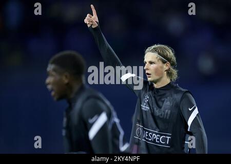 ZAGREB, KROATIEN - 11. OKTOBER: Maurits Kjaergaard von RB Salzburg beim Aufwärmen vor dem UEFA Champions League-Spiel der Gruppe E zwischen Dinamo Zagreb und dem FC Salzburg am 11. Oktober 2022 im Stadion Maksimir in Zagreb, Kroatien. Foto: Igor Kralj/PIXSELL Stockfoto