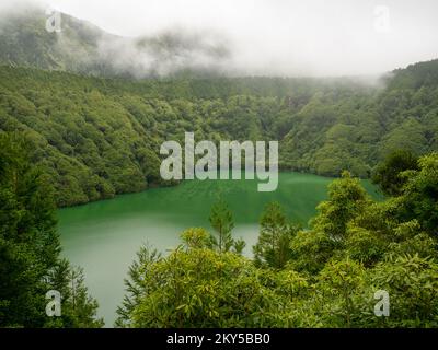 Blick auf die Lagoa de Santiago, die Insel São Miguel Stockfoto