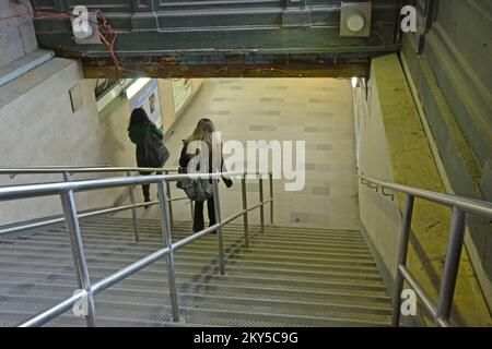 Der Volle Bahndienst Wird Wieder Aufgenommen. Hurrikan Sandy Aus New Jersey. Fotos zu Katastrophen- und Notfallmanagementprogrammen, Aktivitäten und Beamten Stockfoto