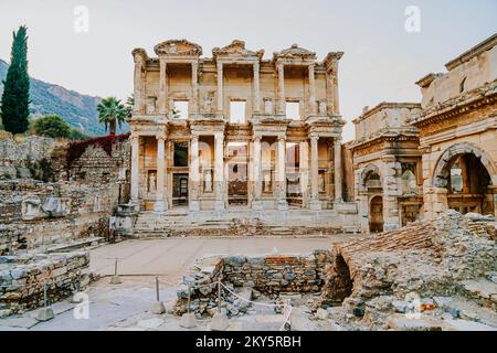 Celsus Bibliothek in Ephesus antike Stadt in Izmir, Türkei. Stockfoto